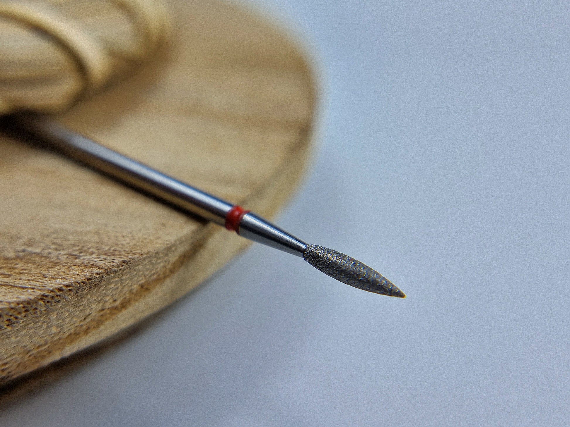 Diamond nail drill bit, pointed “flame”, red, head diameter 2.1 mm/ working part image 0